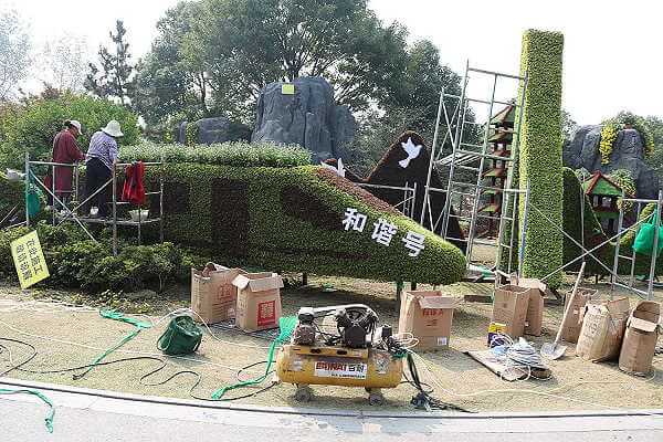 Fotoserie von Arbeitenden in Zhangjiagang / China<br>und im Ruhrgebiet / Deutschland