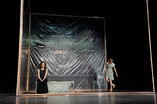 Martin Schepers - Mamma Medea - Mamma Medea, Landestheater StPölten, 2013, Inszenierung Philipp Hauß 