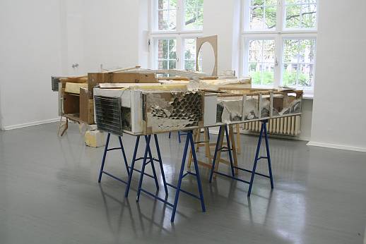 Martin Schepers - Verwerfungen - Martin Schepers Verwerfungen Anthropozän Installationsansicht Verwerfungen, Kunstraum Bethanien, Berlin 2012